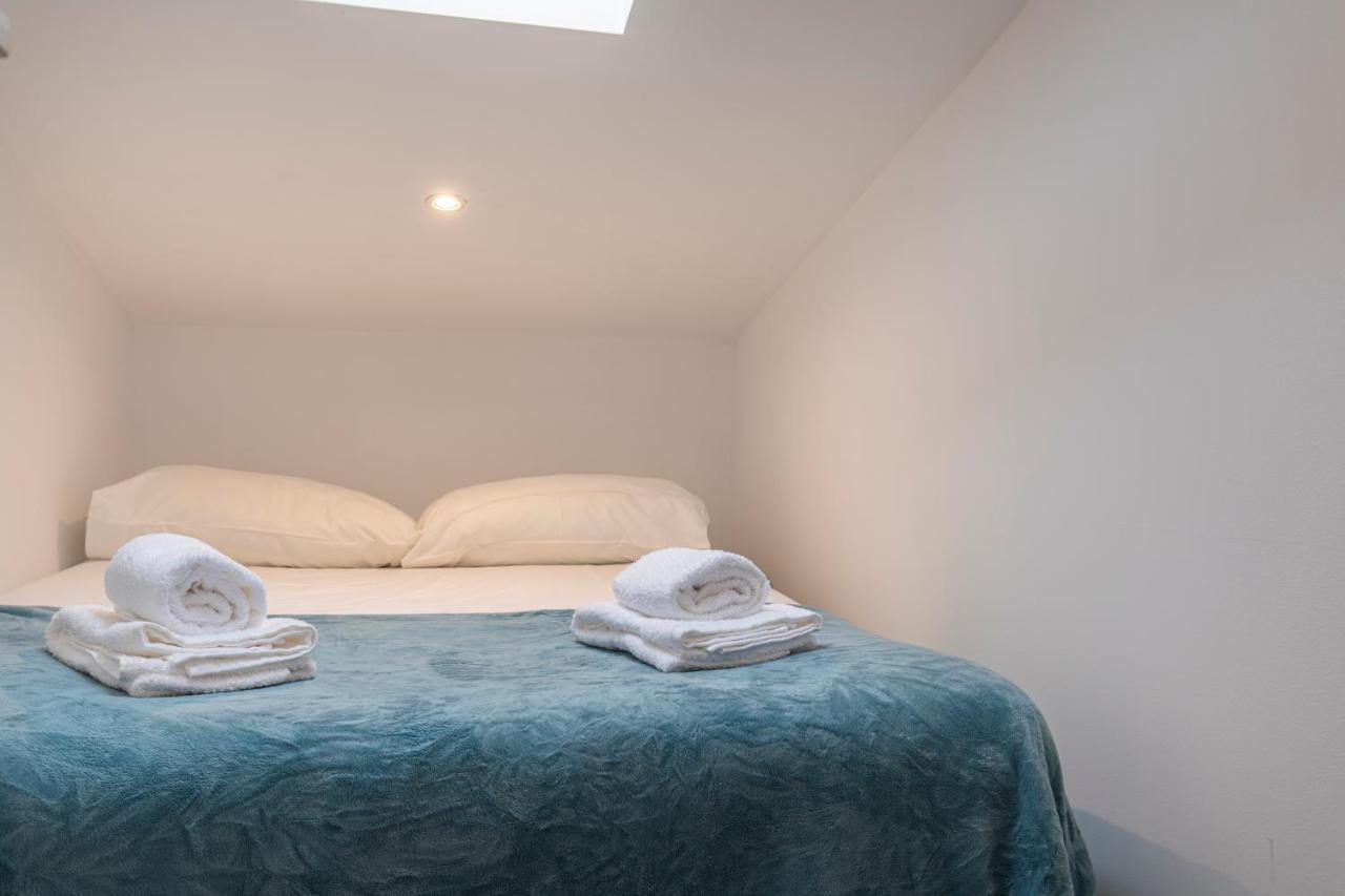 Condessa 2Bdr Duplex By Lovelystay Lisboa Exterior foto